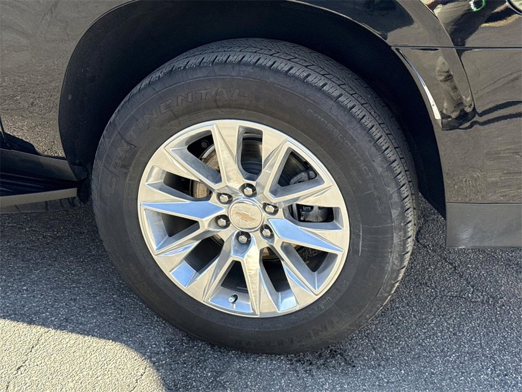 Used 2024 Chevrolet Suburban Premier image 31