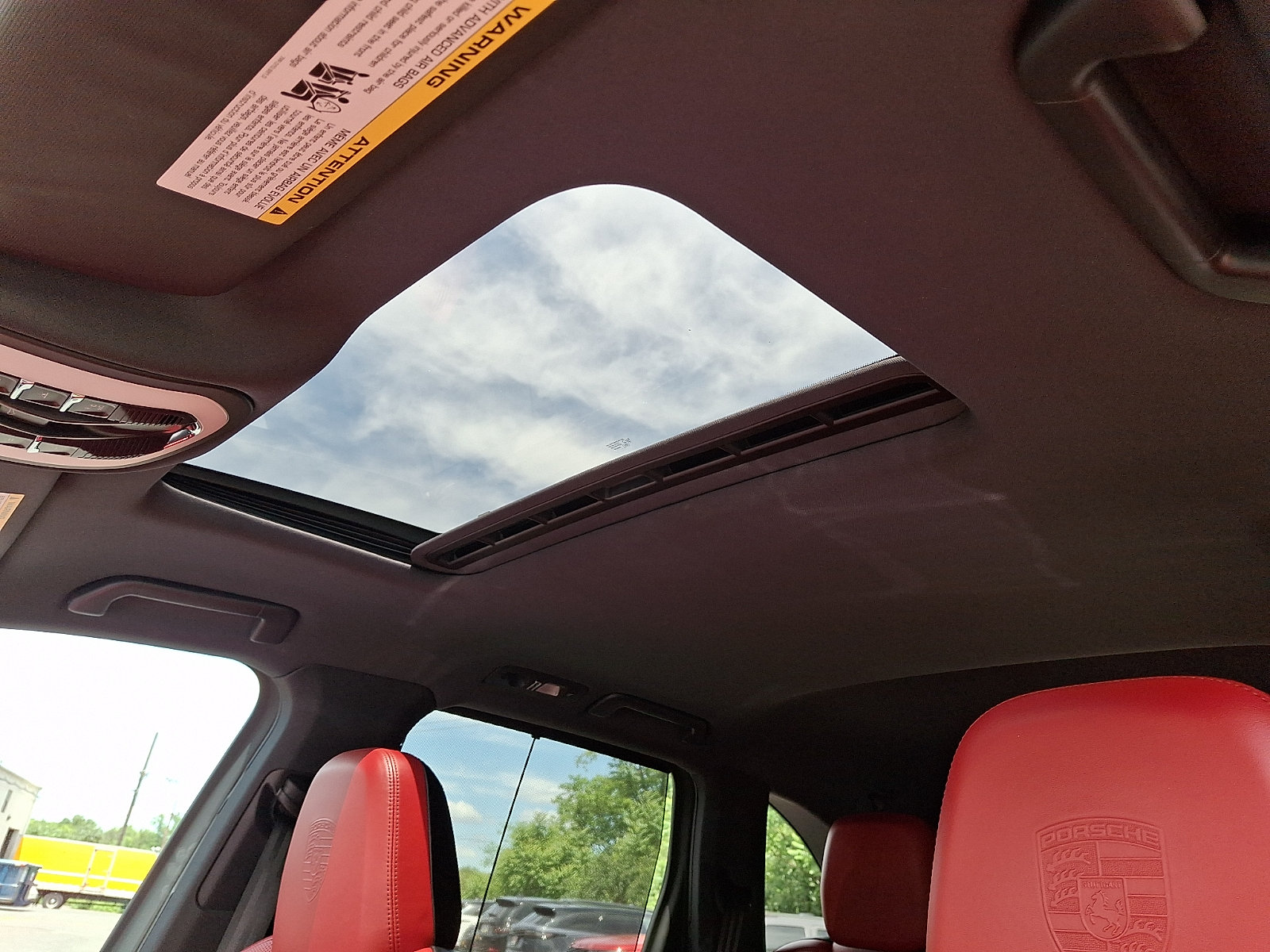 Used 2018 Porsche Cayenne Platinum Edition AWD/4WD image 14