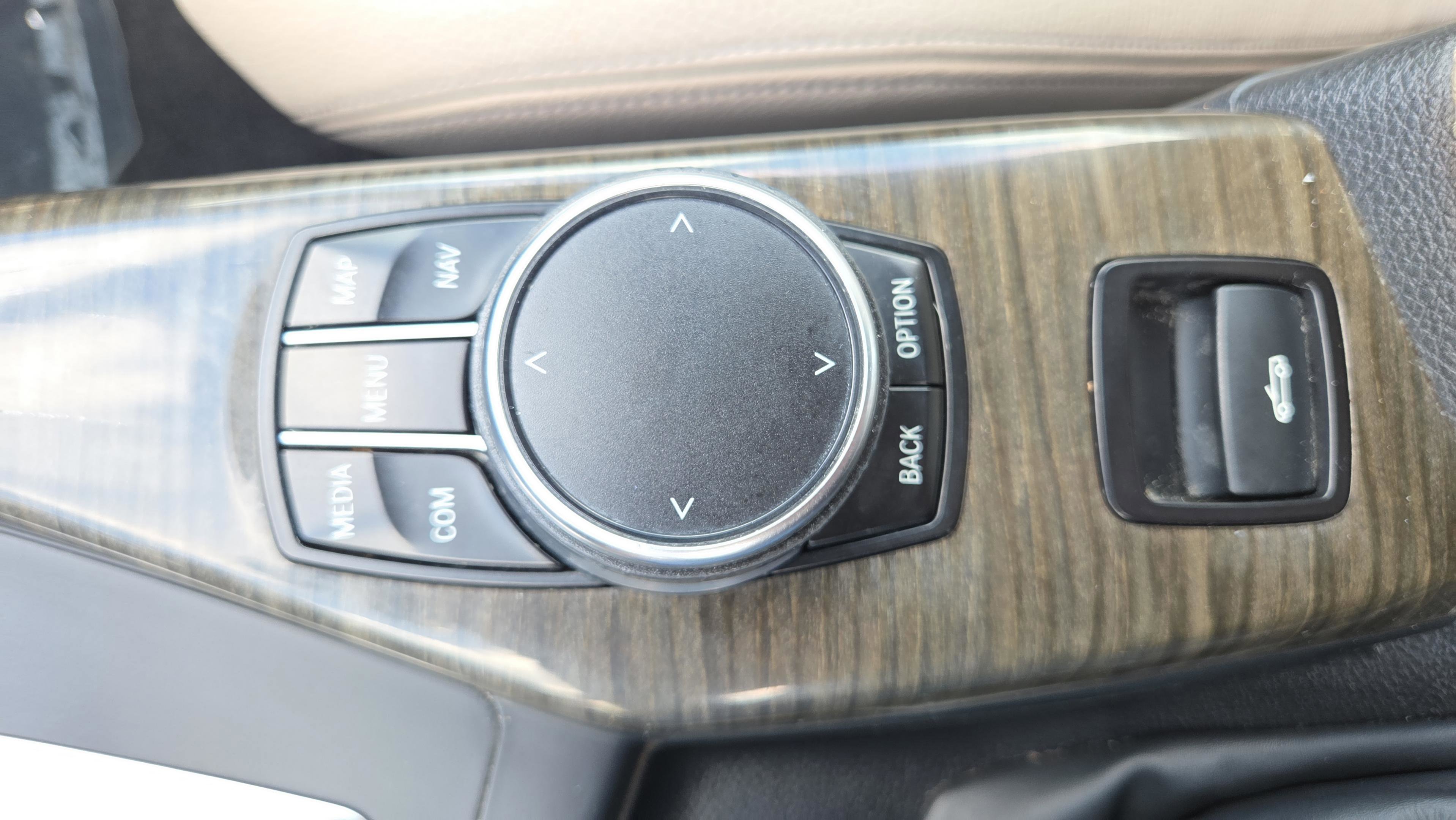 Used 2017 BMW 230i Convertible image 33