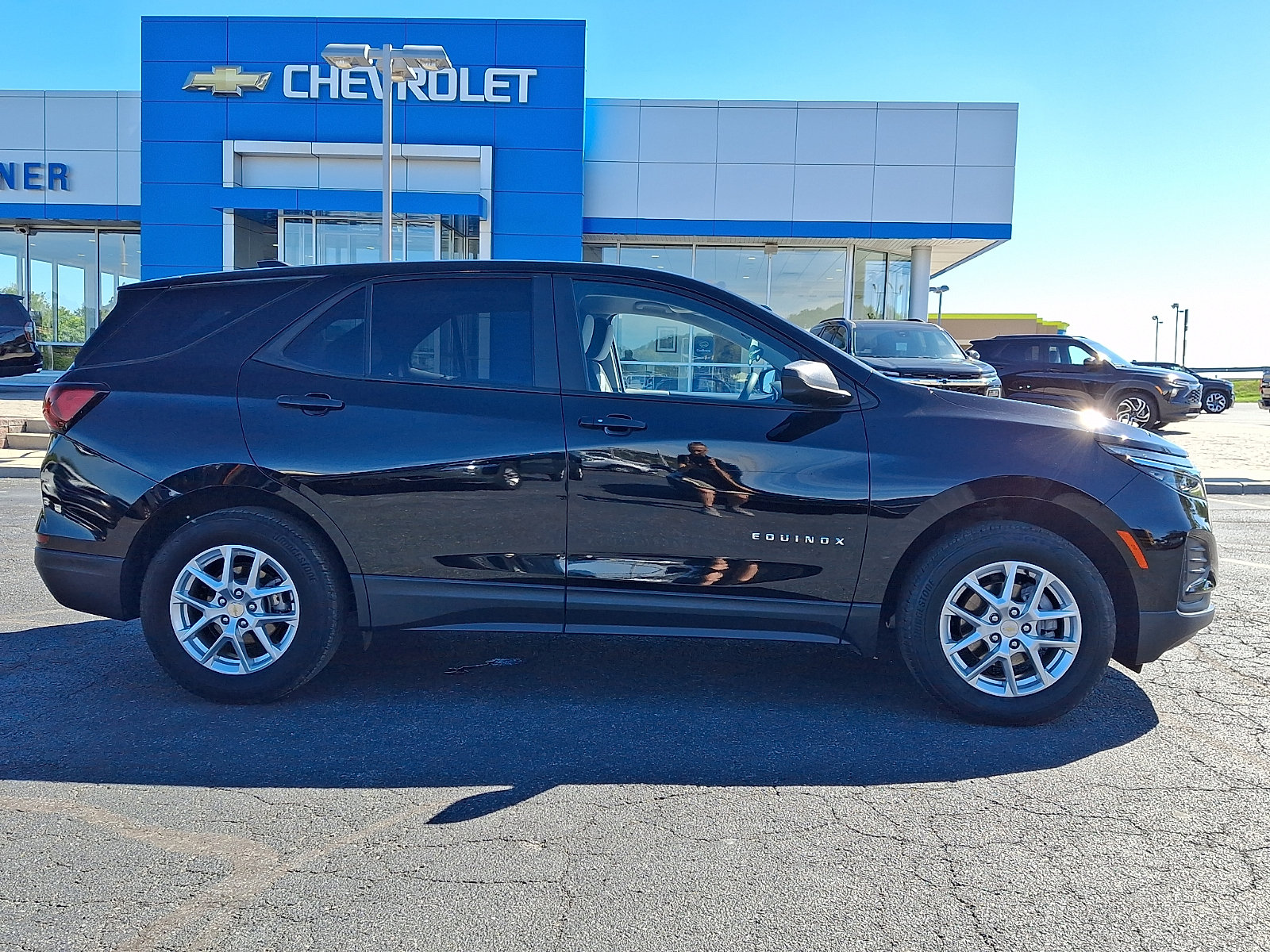 Certified 2022 Chevrolet Equinox LS w/ LS Convenience Package AWD/4WD image 7