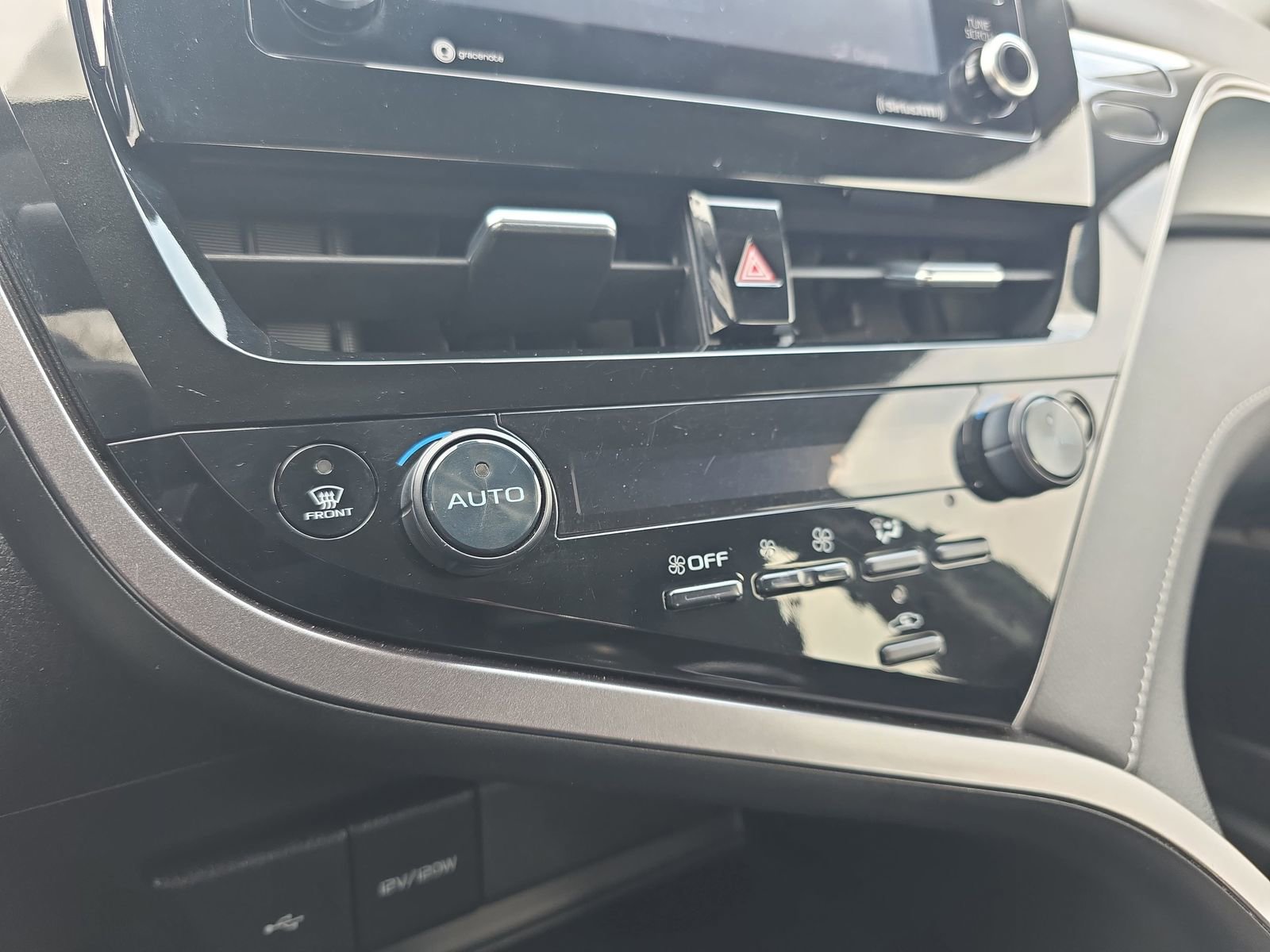 Used 2023 Toyota Camry SE image 23