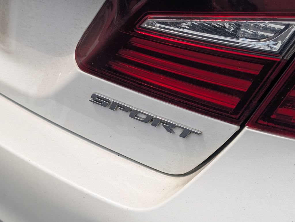 Used 2016 Honda Accord Sport image 9