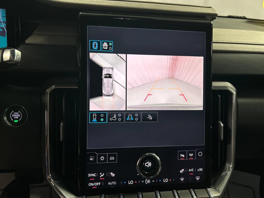 Used 2026 GMC Acadia Elevation w/ Elevation Premium Package FWD image 18