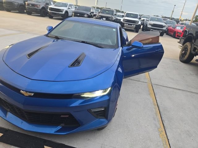 Used 2016 Chevrolet Camaro SS RWD image 9