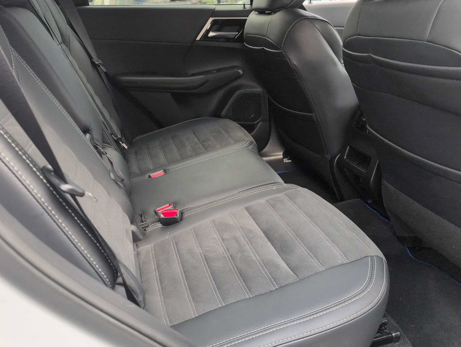 Used 2024 Mitsubishi Outlander SE AWD/4WD image 20