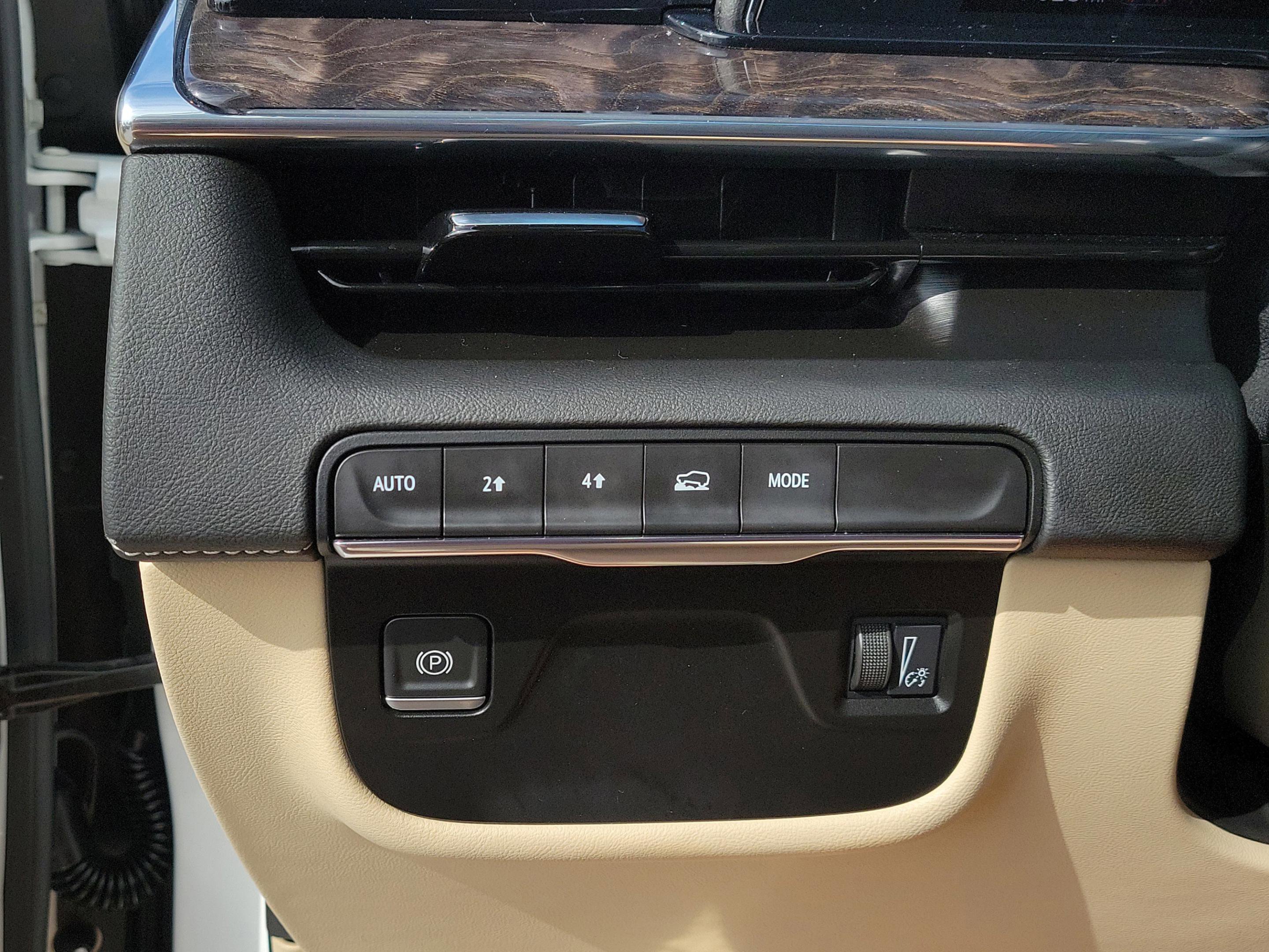 Used 2022 Cadillac Escalade Premium Luxury image 26