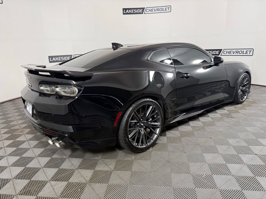 Used 2019 Chevrolet Camaro ZL1 RWD image 6