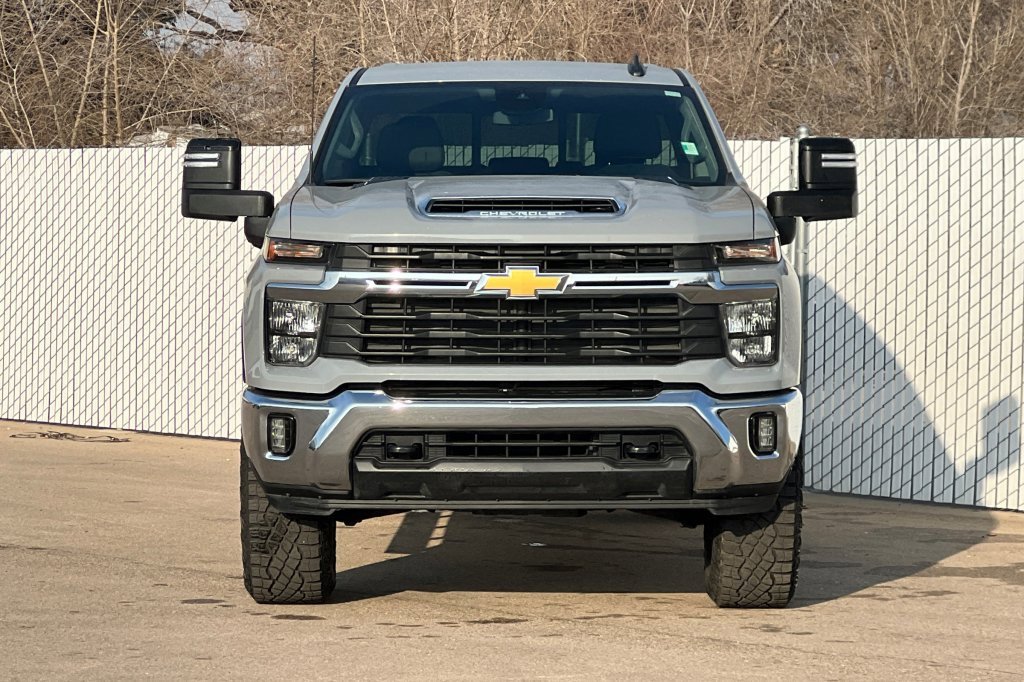 Used 2024 Chevrolet Silverado 3500 LT w/ Convenience Package image 6