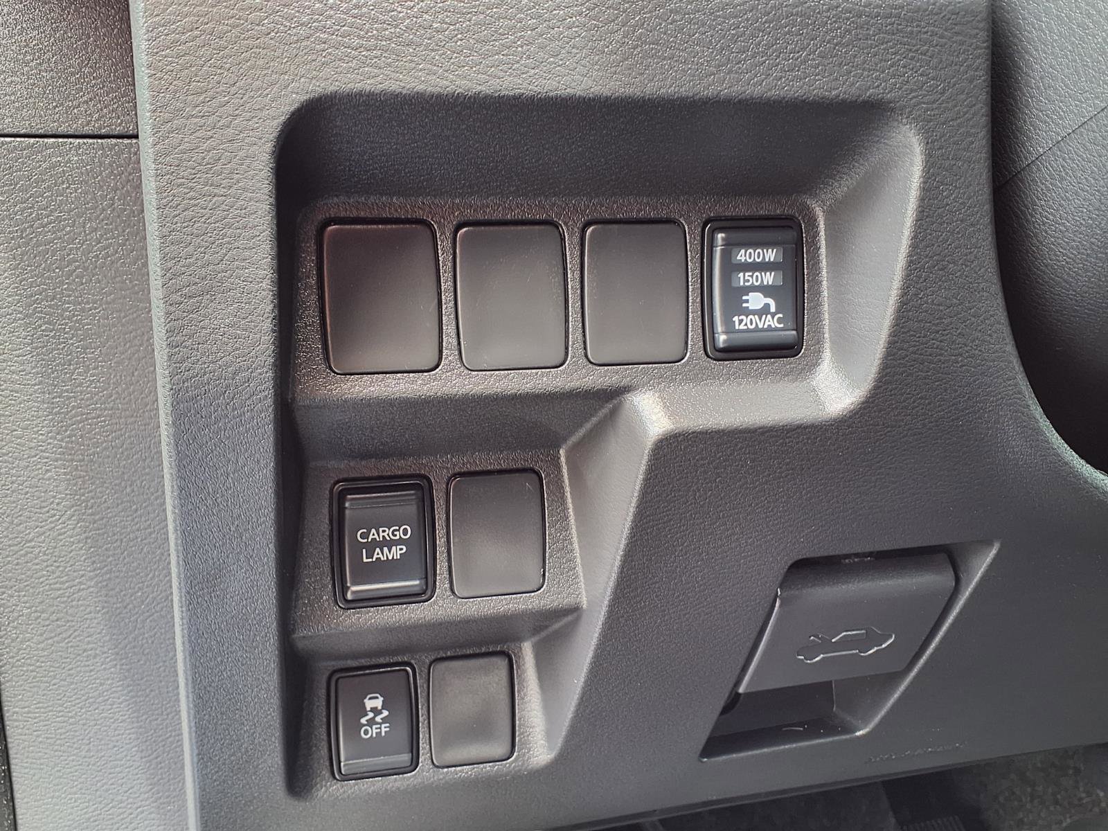 Used 2024 Nissan Frontier SL image 20