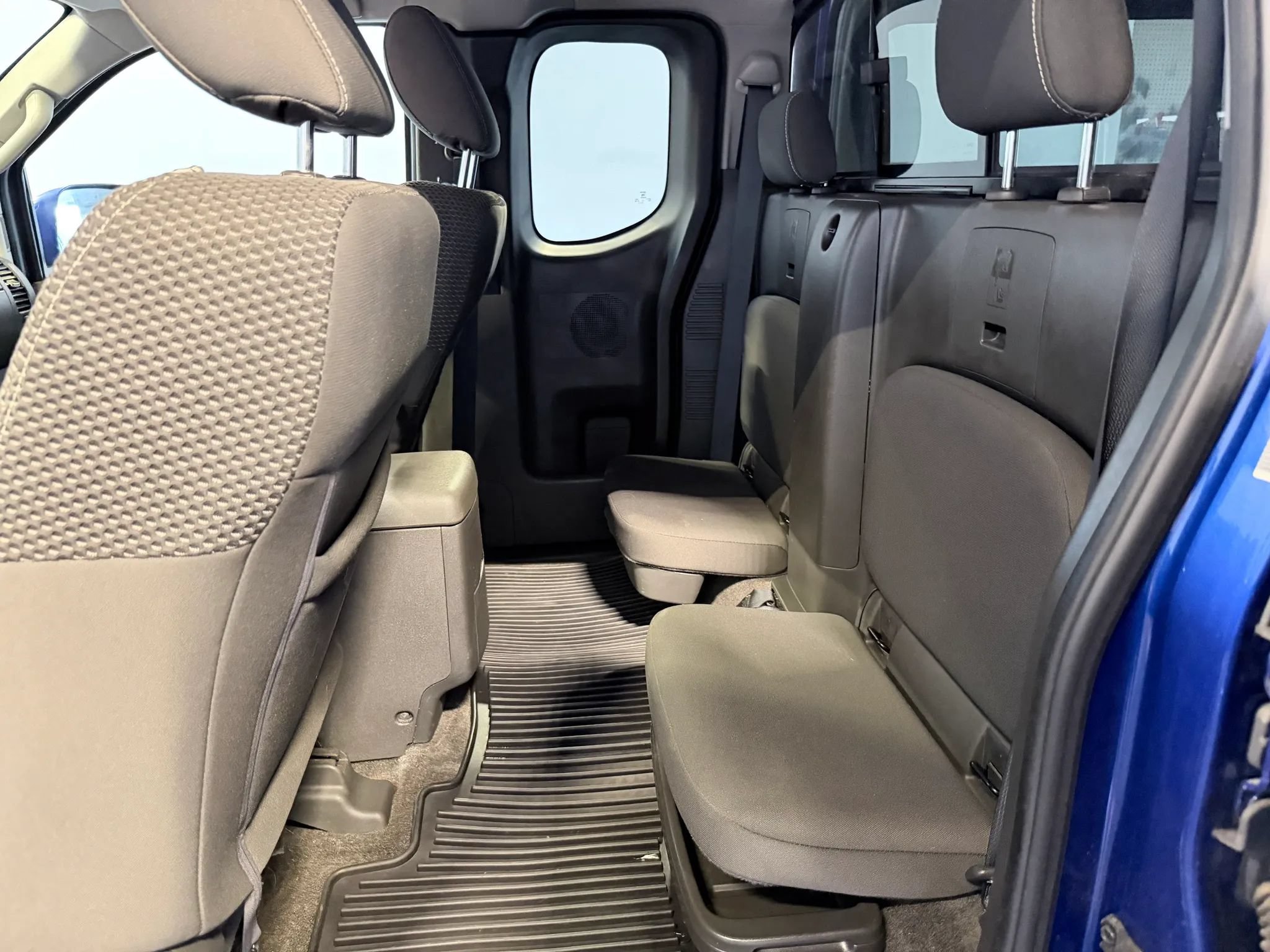 Used 2013 Nissan Frontier PRO-4X AWD/4WD image 36