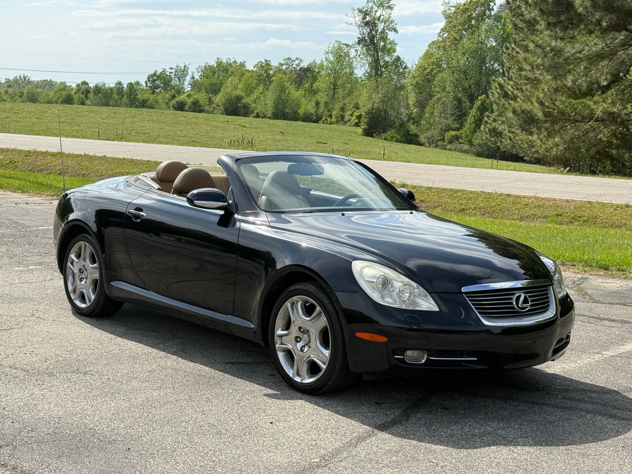 Used 2007 Lexus SC 430 Convertible RWD image 2