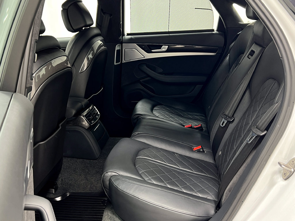 Used 2015 Audi S8 AWD/4WD image 32