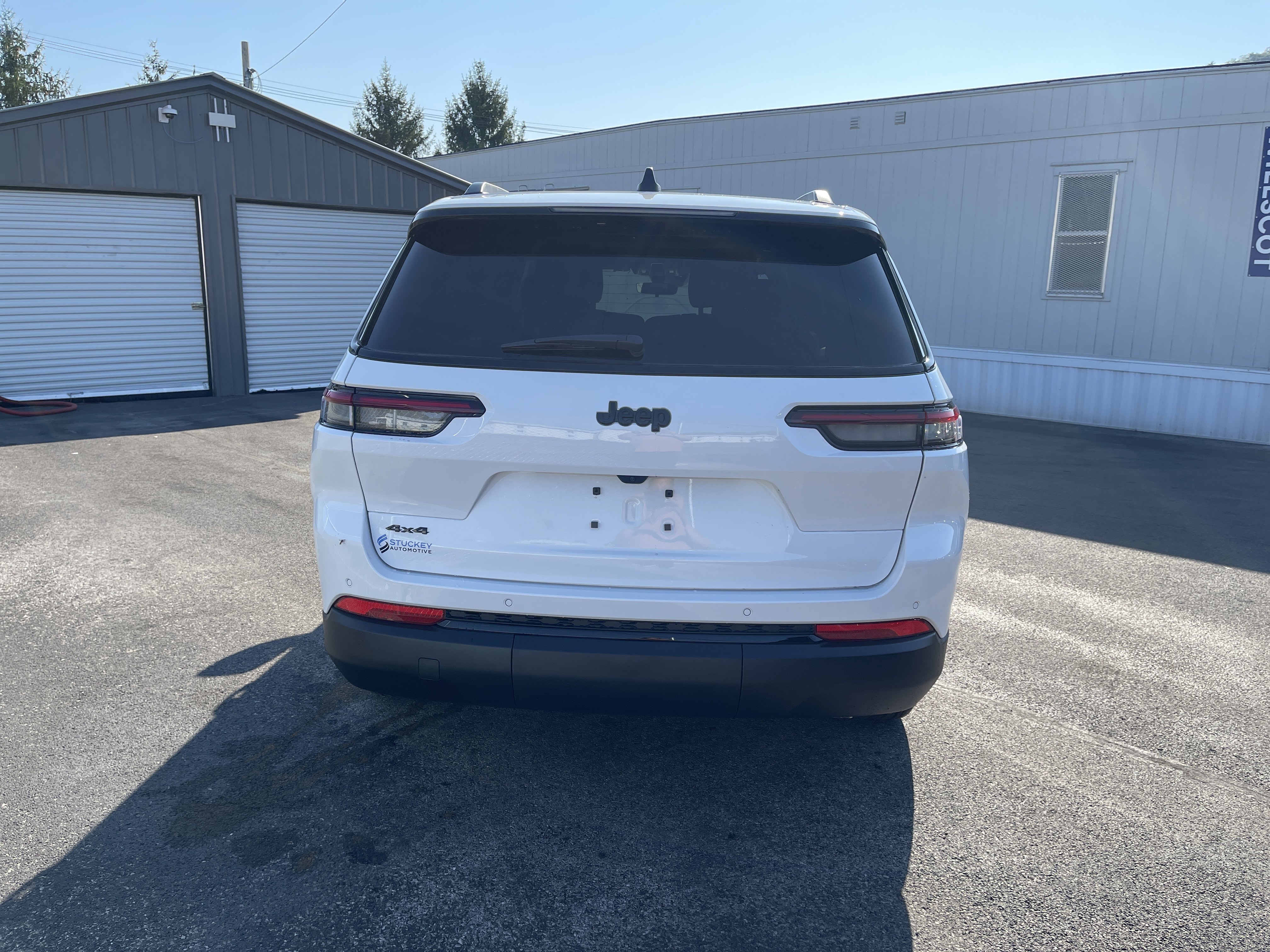 New 2025 Jeep Grand Cherokee L Altitude image 4