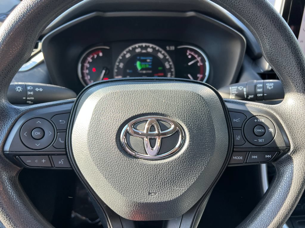 Used 2025 Toyota RAV4 XLE FWD image 25