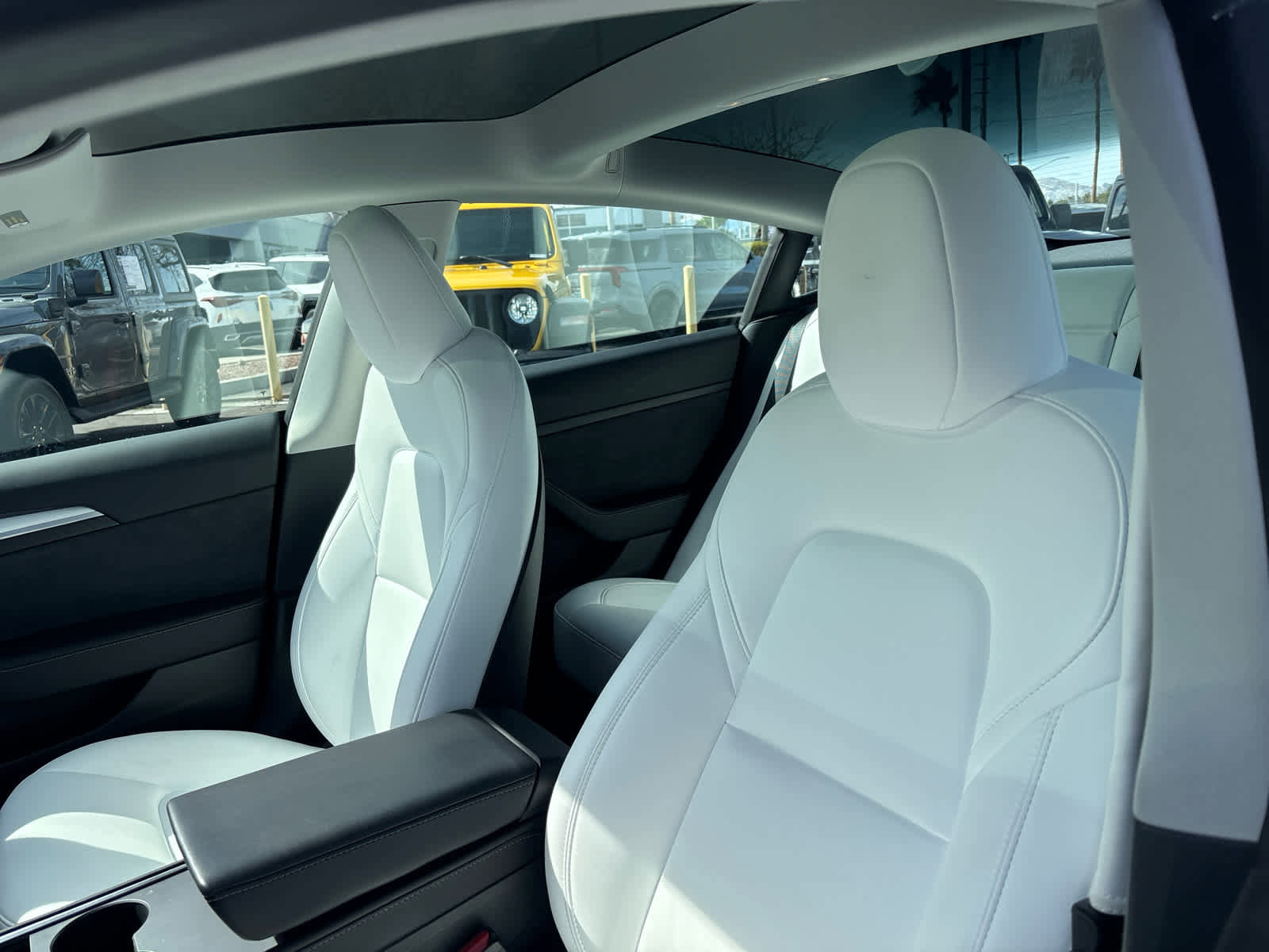 Used 2023 Tesla Model 3 Standard Range image 8