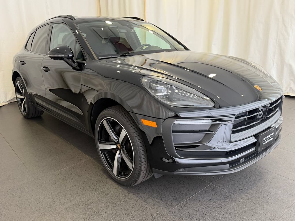 Certified 2026 Porsche Macan AWD/4WD image 7