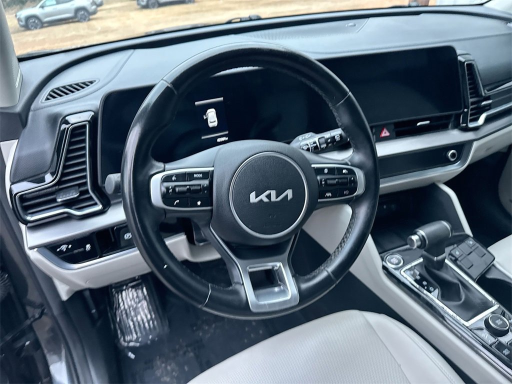 Used 2023 Kia Sportage EX image 16
