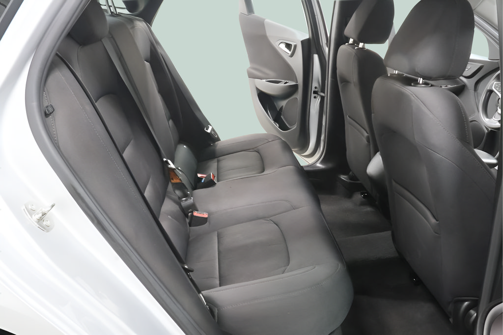 Used 2021 Chevrolet Malibu LS FWD image 27