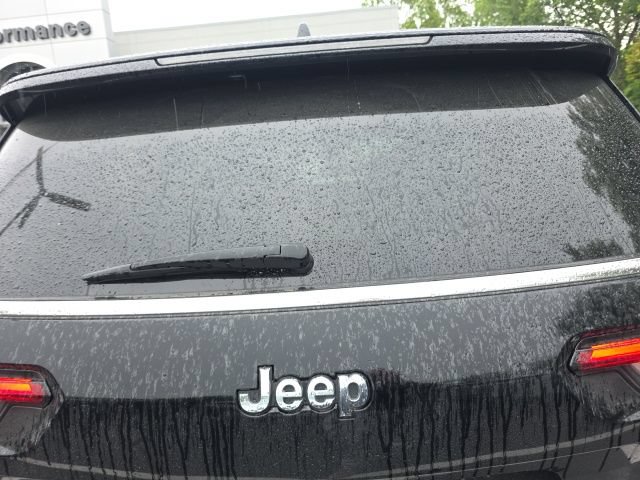 Used 2022 Jeep Grand Cherokee L Limited AWD/4WD image 6