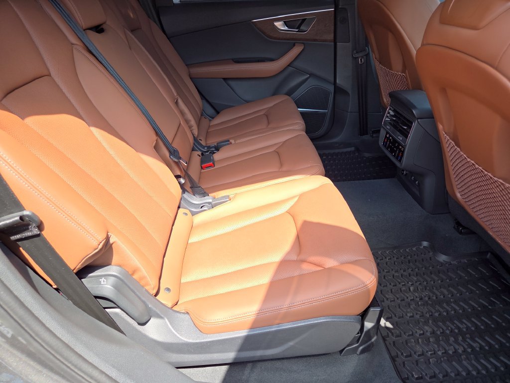 Certified 2025 Audi Q7 3.0T Premium Plus AWD/4WD image 5