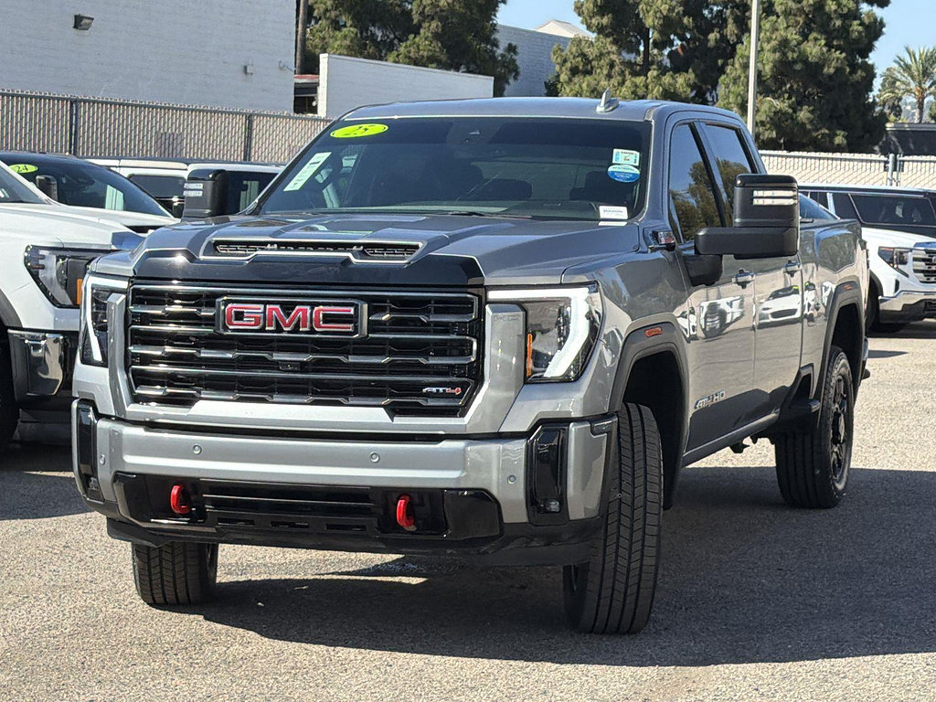 Used 2025 GMC Sierra 2500 AT4 AWD/4WD image 3