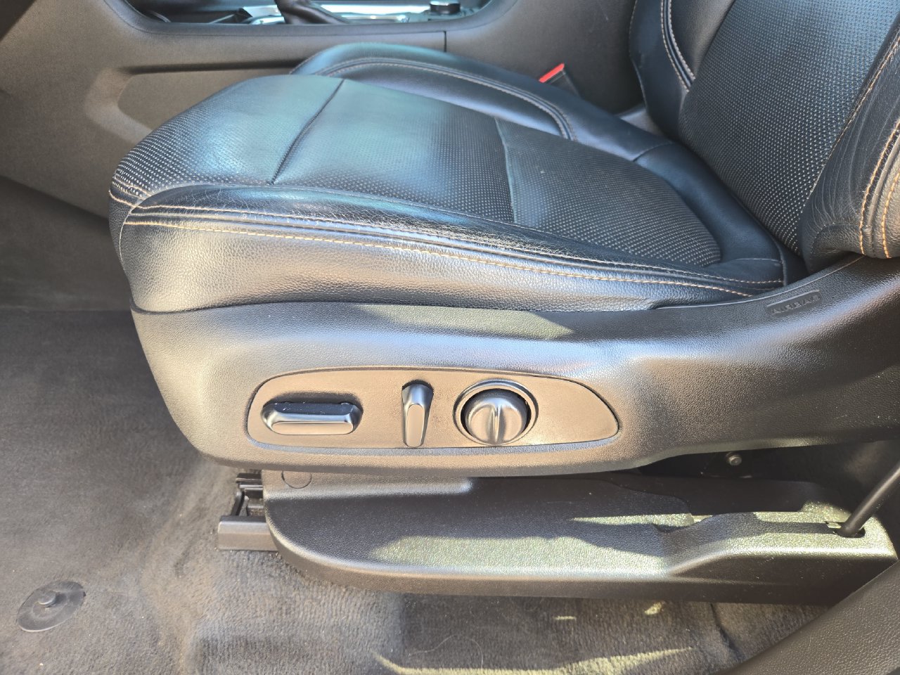 Used 2019 Chevrolet Traverse LT FWD image 29