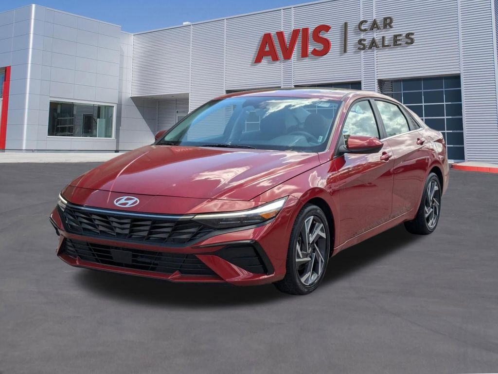 Used 2025 Hyundai Elantra SEL FWD image 1