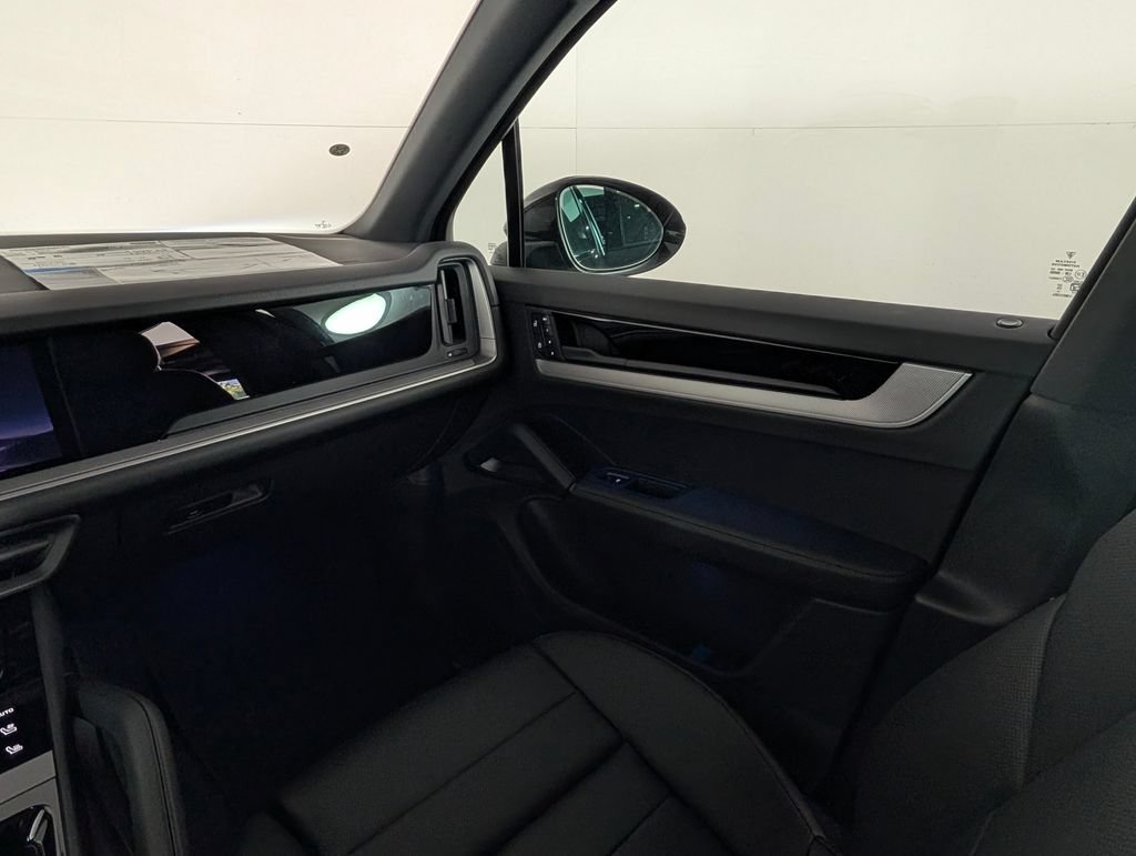 New 2026 Porsche Cayenne AWD/4WD image 23