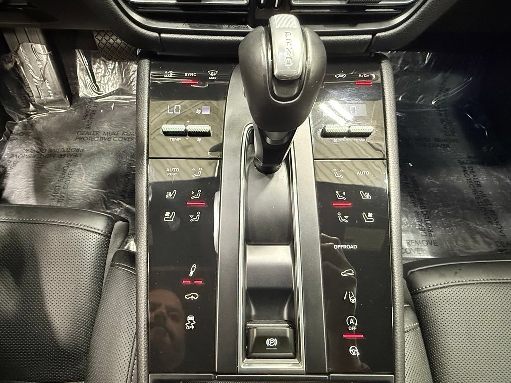 Used 2024 Porsche Macan S AWD/4WD image 33