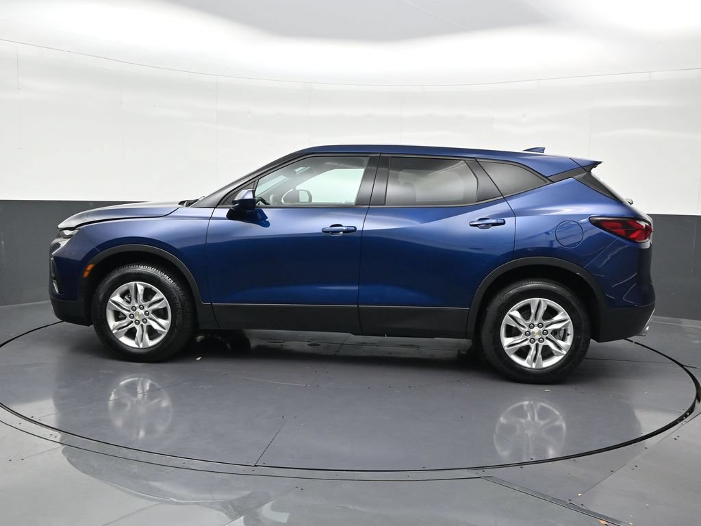 Used 2022 Chevrolet Blazer LT FWD image 2