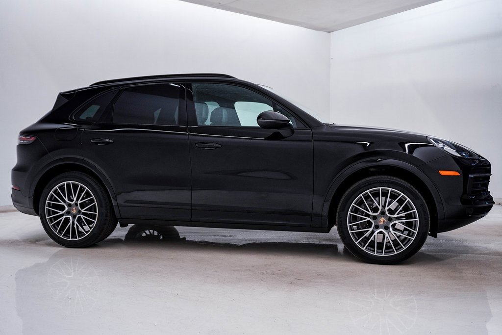 Certified 2022 Porsche Cayenne image 9