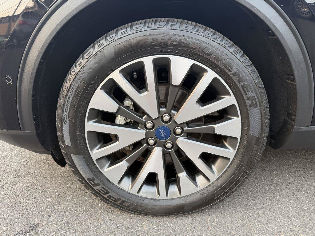 Used 2020 Ford Escape Titanium AWD/4WD image 9