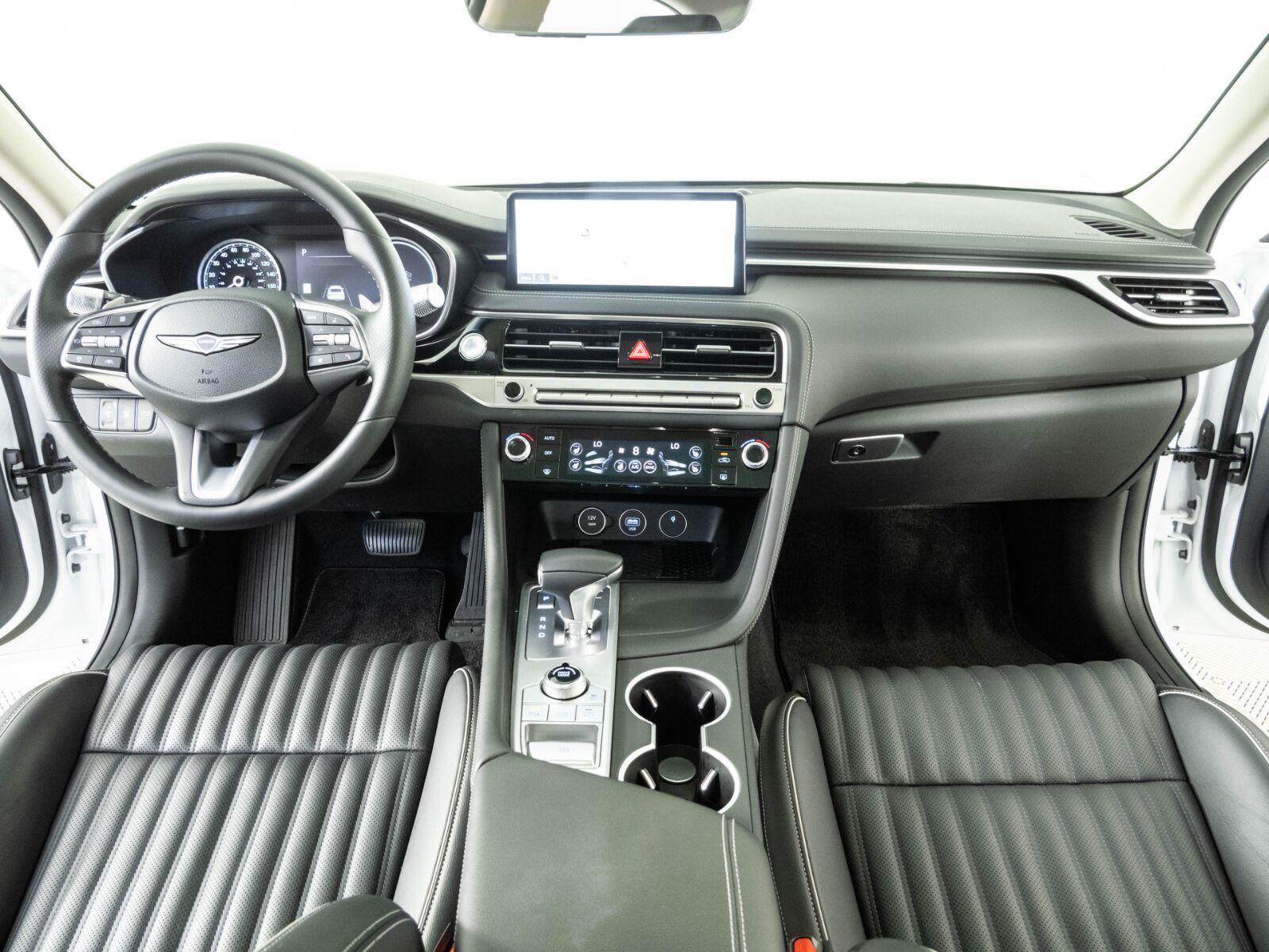 Used 2026 Genesis G70 2.5T Prestige RWD image 18