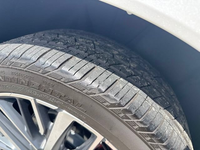 Used 2025 Cadillac XT6 Sport w/ LPO, Floor Liner Package AWD/4WD image 10