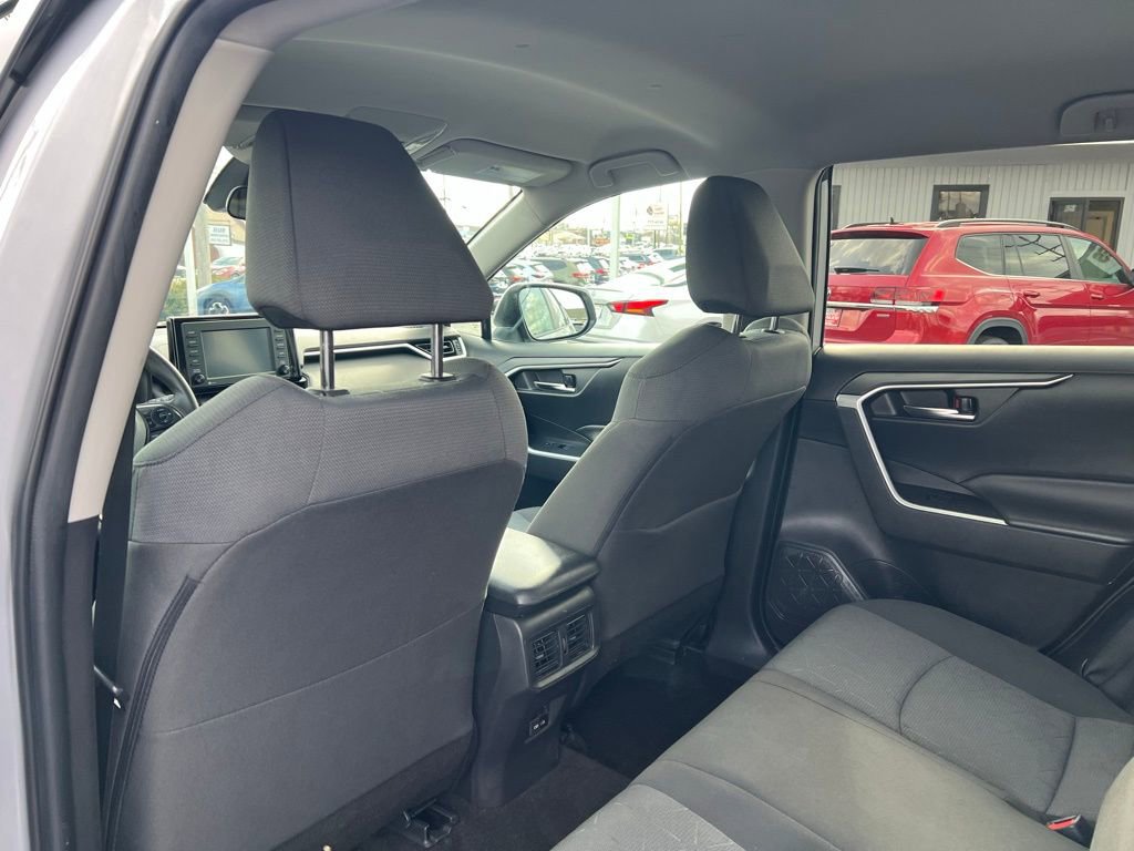 Used 2022 Toyota RAV4 XLE image 18