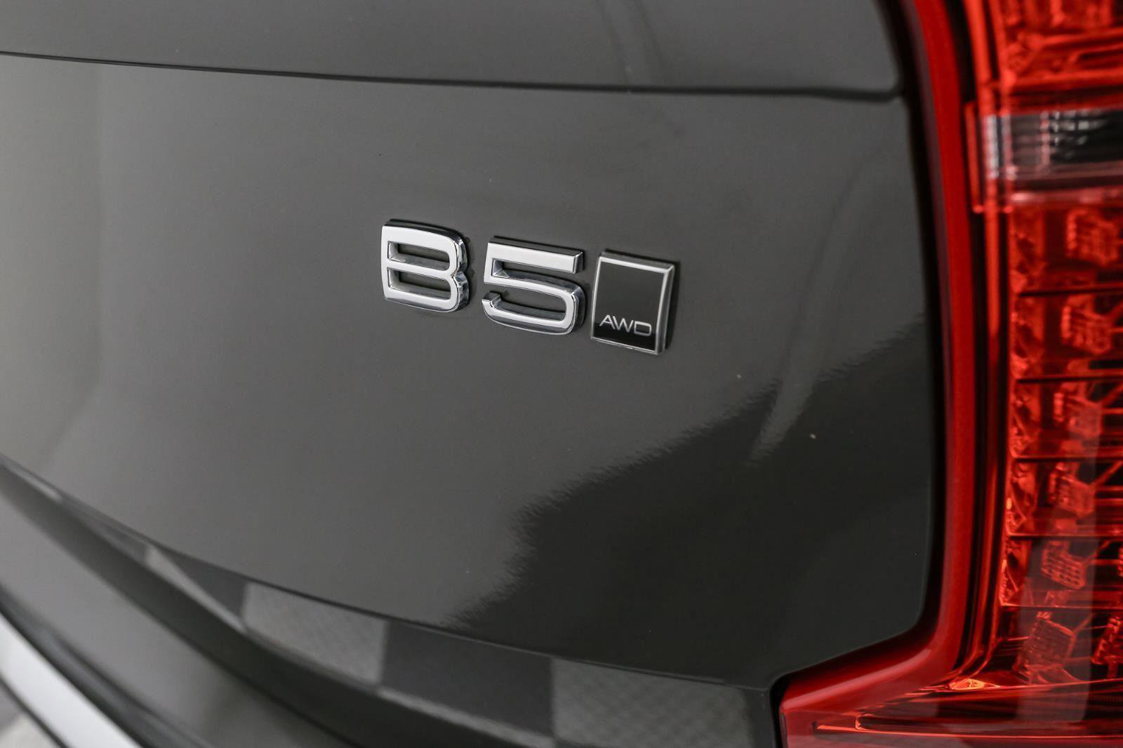 Used 2024 Volvo XC90 B5 Core w/ Climate Package image 12