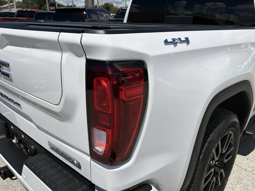 Used 2026 GMC Sierra 1500 Elevation w/ Elevation Premium Package AWD/4WD image 9
