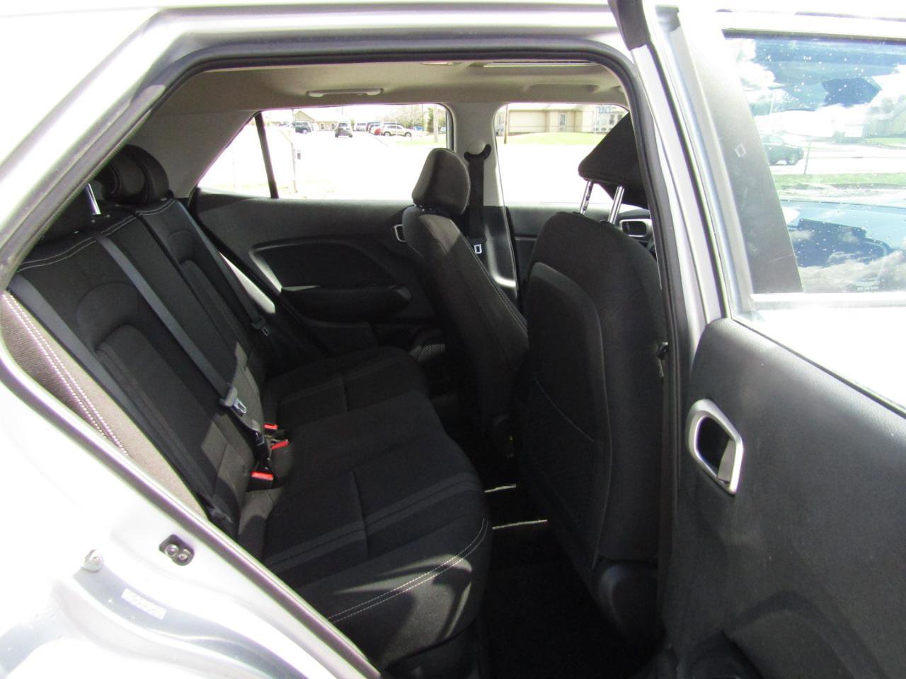Used 2021 Hyundai Venue SEL w/ Premium Package FWD image 24