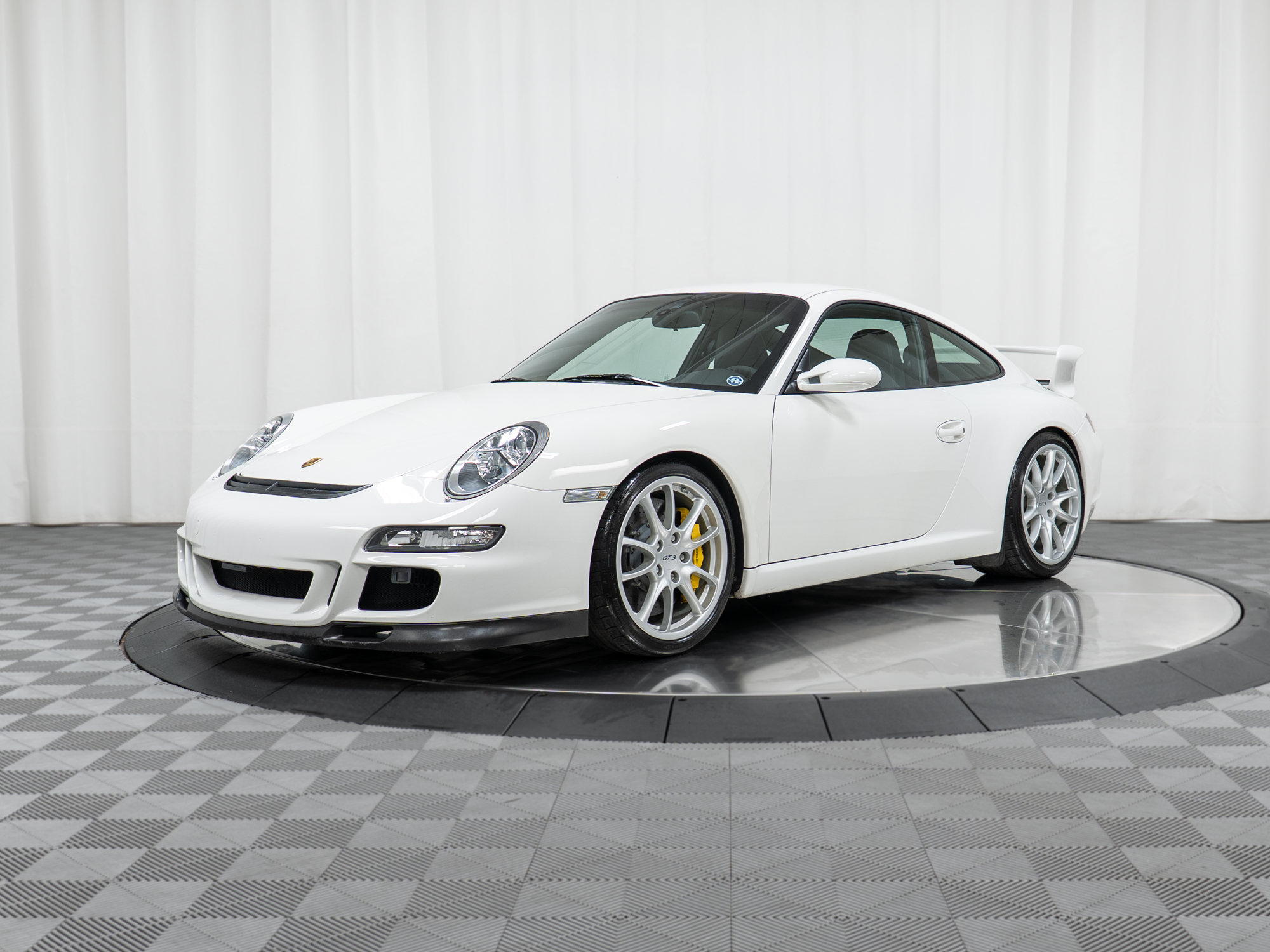 Used 2007 Porsche 911 GT3 RWD image 1
