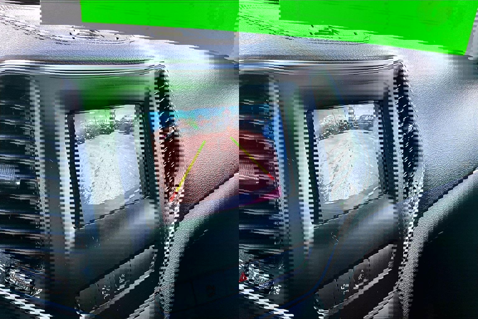 Used 2019 Jeep Cherokee Latitude Plus w/ Cold Weather Group image 21