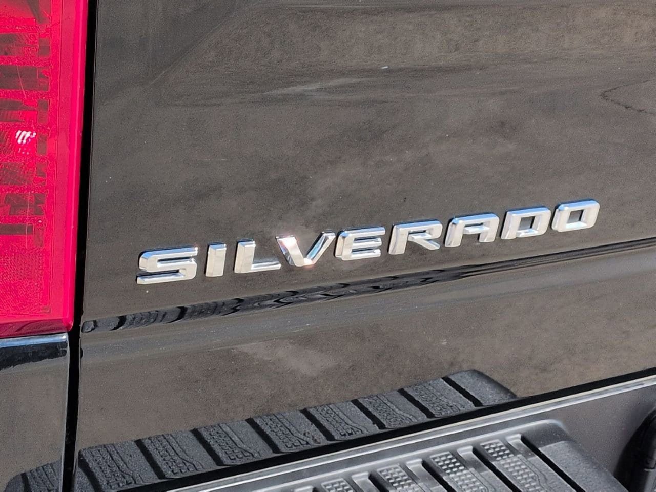 Certified 2026 Chevrolet Silverado 1500 LT RWD image 6