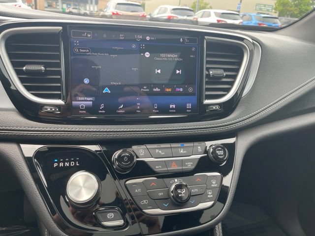 Used 2025 Chrysler Pacifica Limited FWD image 25
