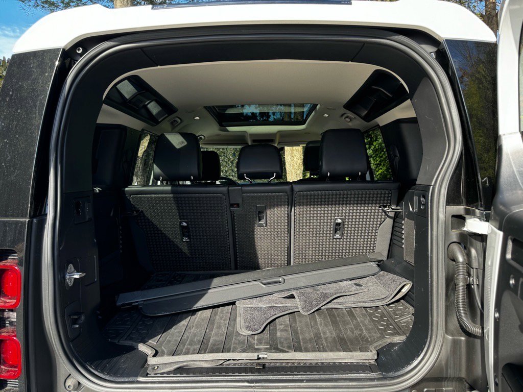 Used 2023 Land Rover Defender 110 S image 19