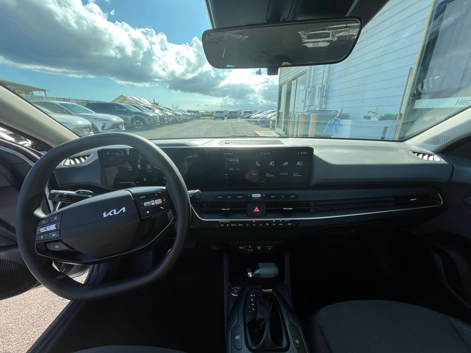 Used 2025 Kia K4 FWD image 33