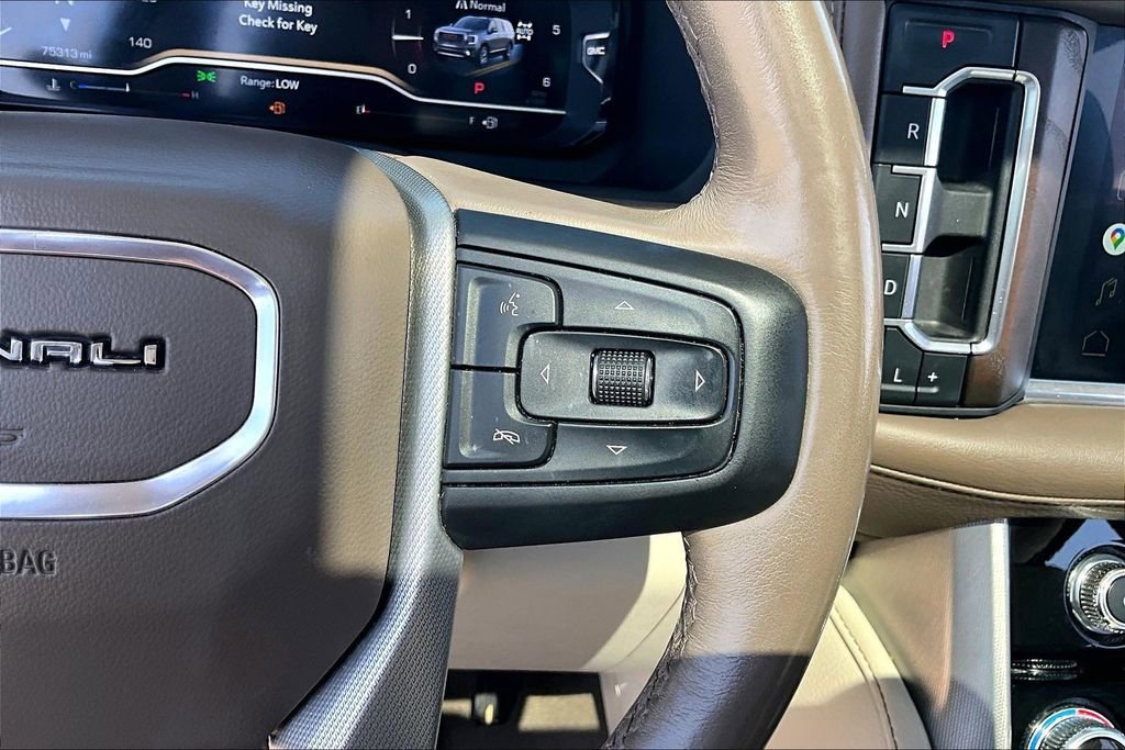 Used 2022 GMC Yukon XL Denali image 12