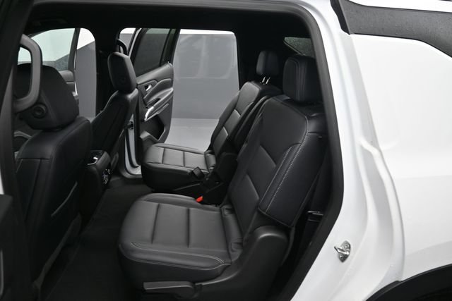 Used 2025 Chevrolet Traverse LT AWD/4WD image 14