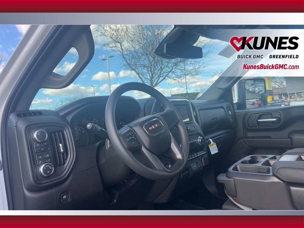 New 2025 GMC Sierra 3500 Pro image 16