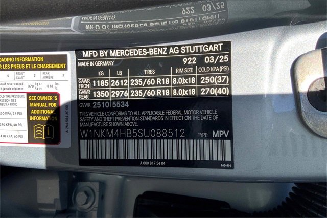 Used 2025 Mercedes-Benz GLC 300 4MATIC image 30