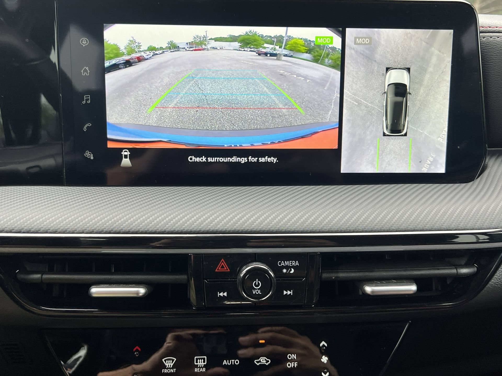 Certified 2025 Nissan Kicks SR FWD image 6