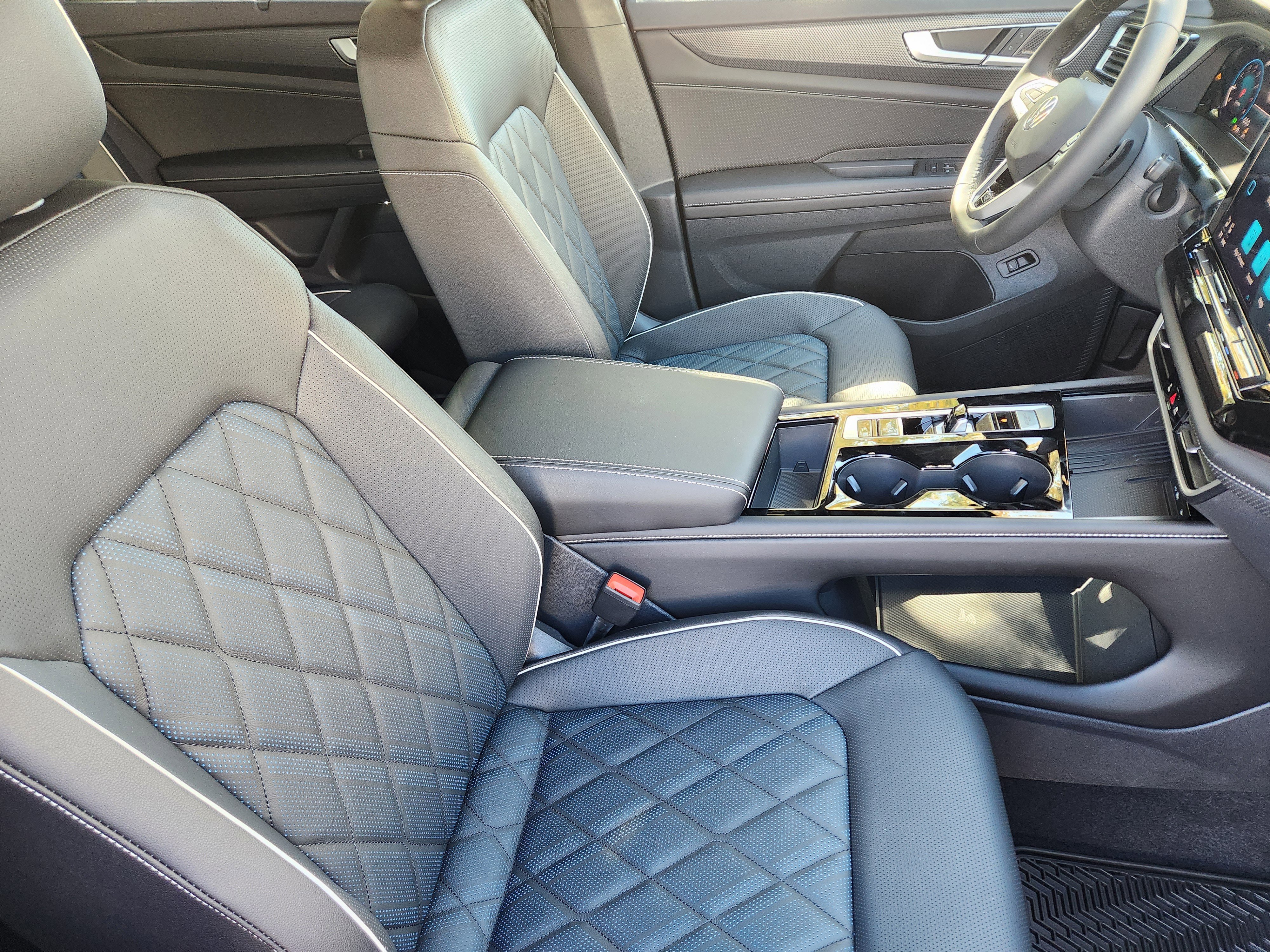 New 2026 Volkswagen Atlas Cross Sport SEL Premium R-Line image 27